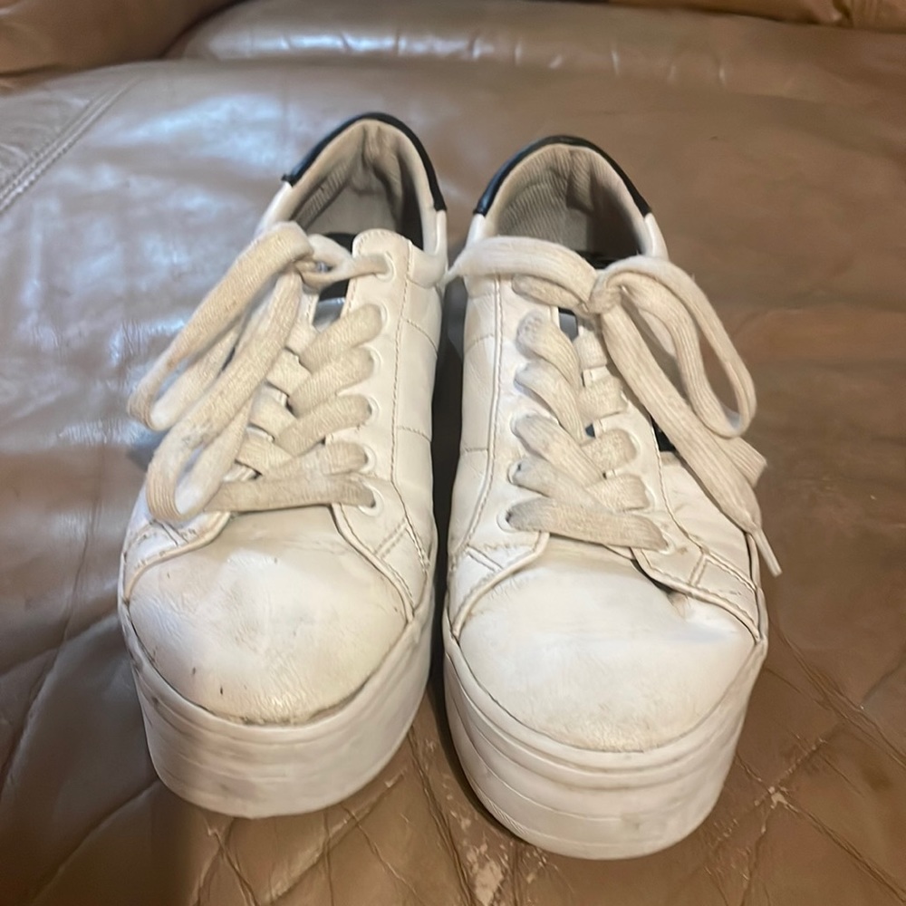 Calvin Klein black and white 8.5